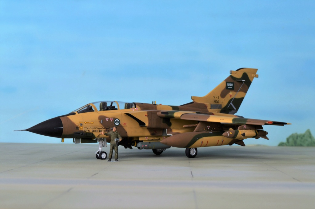  [Revell] Panavia Tornado IDS Saudi Arabia 1/72 Dsc_0720