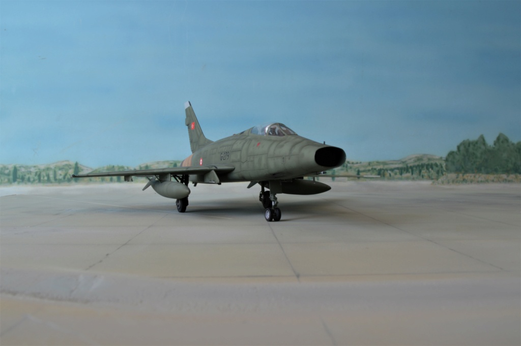  [ESCI] North American F-100D Super Sabre Turquie (ex-danois)  1/72 Dsc_0804
