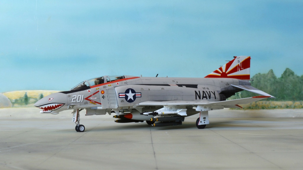 [Hasegawa] 1/72 - McDonnell-Douglas F-4B Phantom II - USN  VF-111 - Golfe du Tonkin 1972 Dsc_1268