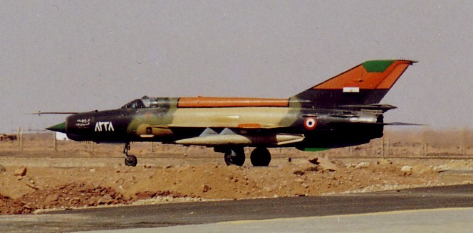 Mig21 UM Fishbed  Egypte  [RV AIcraft] / Shengdu J-7 -1 Egypte  [Revell]   1/72 Eaf_mi10