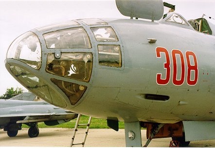 [Trumpeter] 1/72 - Iliouchine Il-28 "Beagle"  Egypte   (il28) Il-28-16