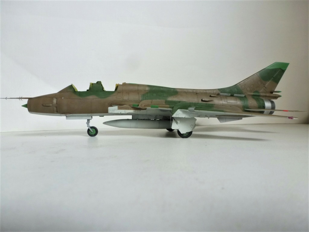 [Modelsvit] 1/72 -  Sukhoi Su-22 UM3K Fitter  Irak   P1250322
