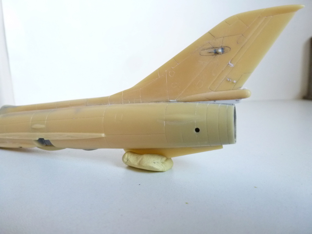 [Omega Models + Revell]  1/72 - Chengdu F-7N Iran  P1270615