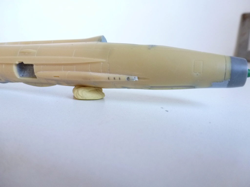 [Omega Models + Revell]  1/72 - Chengdu F-7N Iran  P1270622