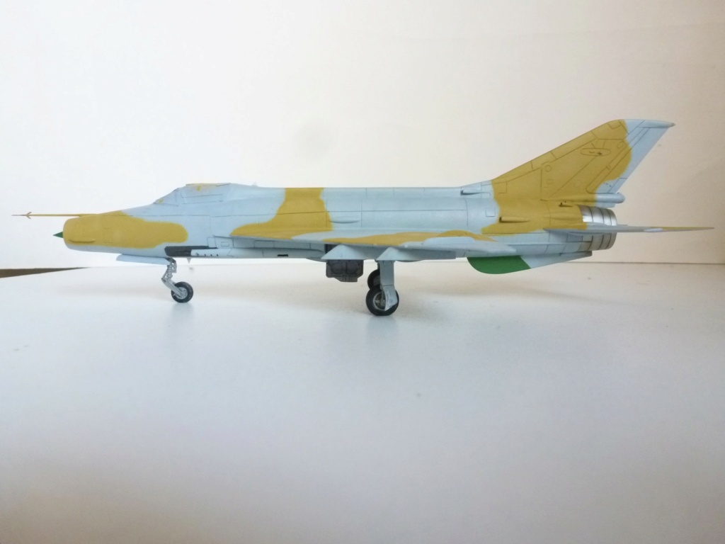 [Omega Models + Revell]  1/72 - Chengdu F-7N Iran  P1270811