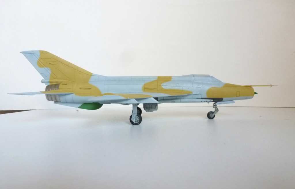 [Omega Models + Revell]  1/72 - Chengdu F-7N Iran  P1270812