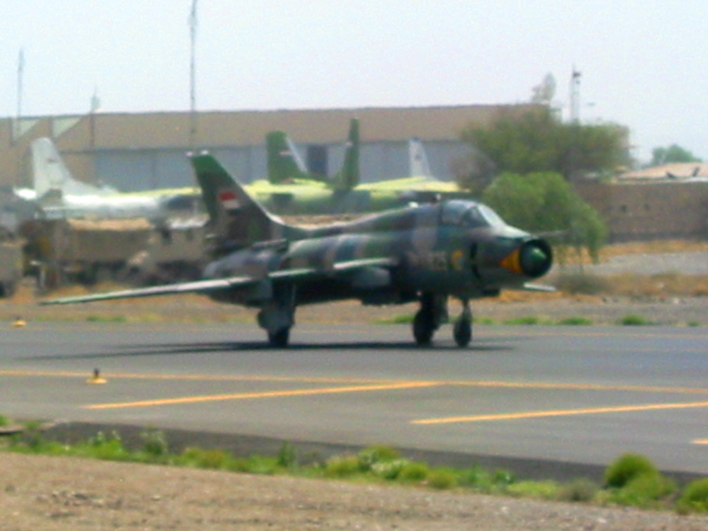 [Modelsvit + Vespa Model Kits] 1/72 Sukhoi Su-22 M3 J Fitter   -   conversion South Yemen AF  Sannaa10