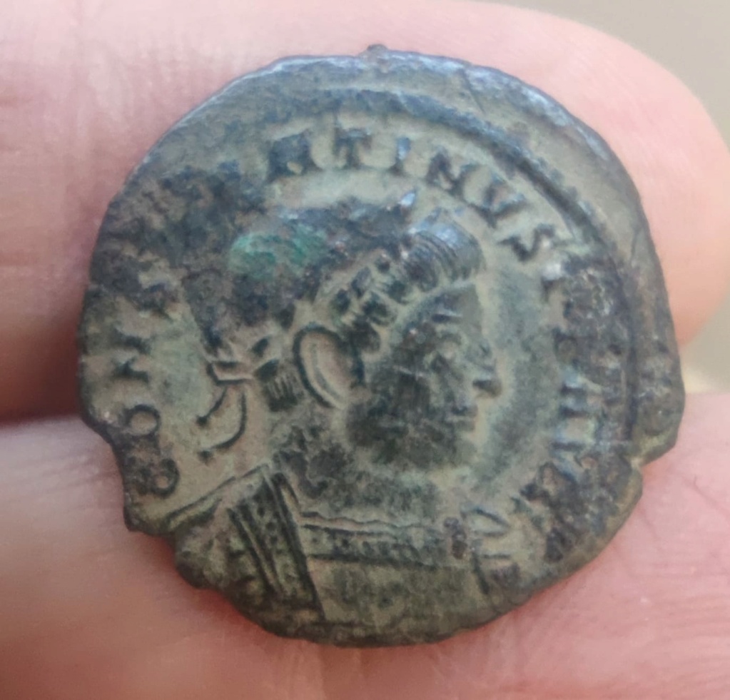 Nummus de Constantino I. SOLI INVICTO COMITI. Trier Roma_221