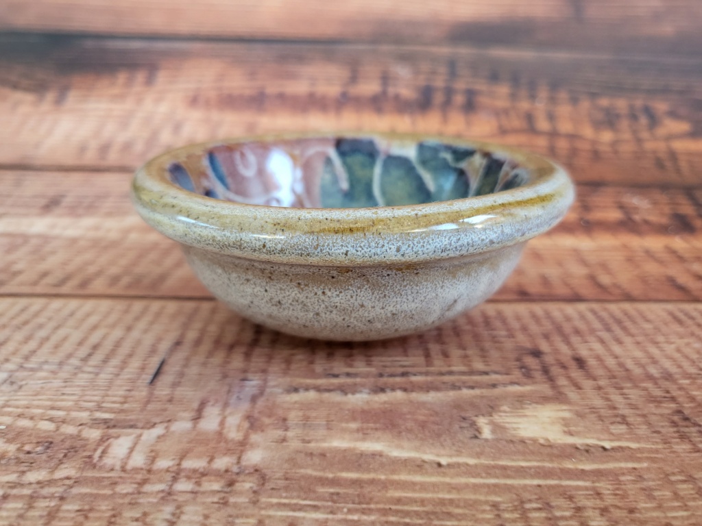 Small pretty studio pottery bowl - Crich pottery 20221011
