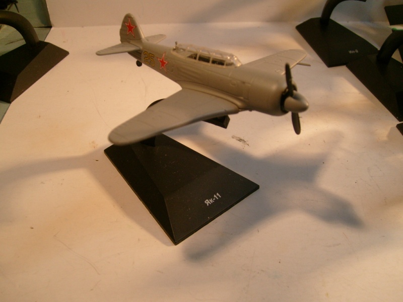 des avions russes chez le soldeur Action S7305086