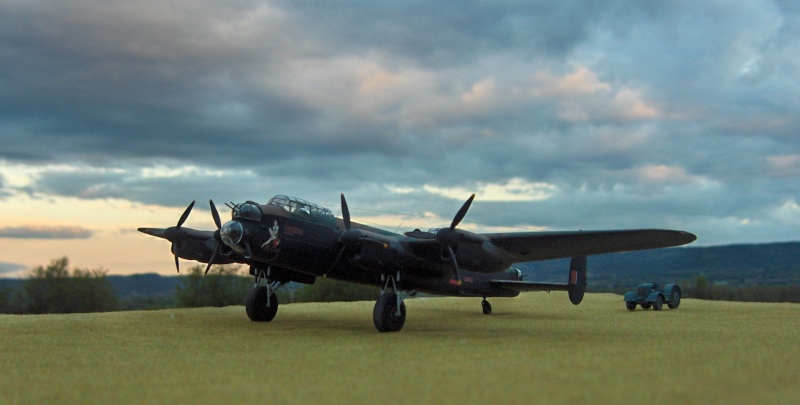 Avro Lancaster  B. I   . Revell 1/72 Hpim6411