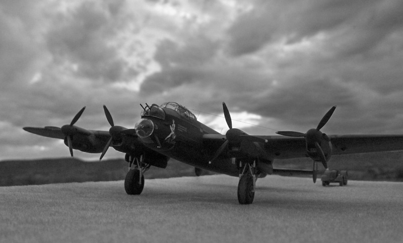Avro Lancaster  B. I   . Revell 1/72 Hpim6413