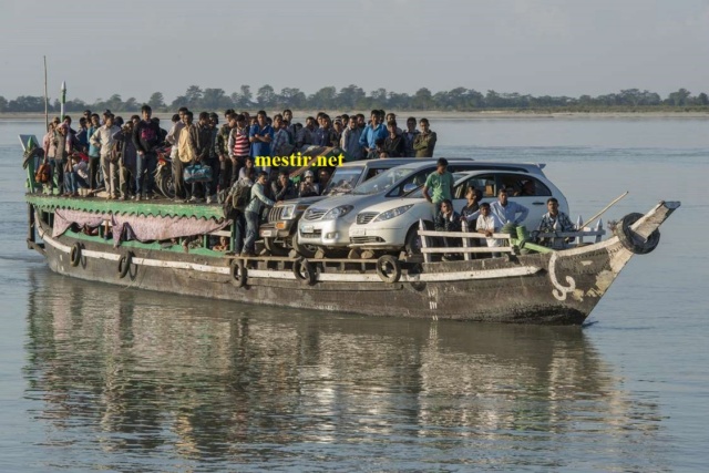 des véhicules incroyablement chargés A1112