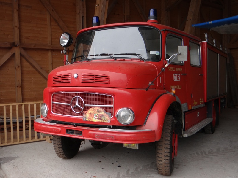 L'ancien Mercedes de Philippeville se trouve au parc Pairi Daiza Dsc06111