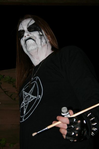 Mme le black metal a ses artistes Lui10