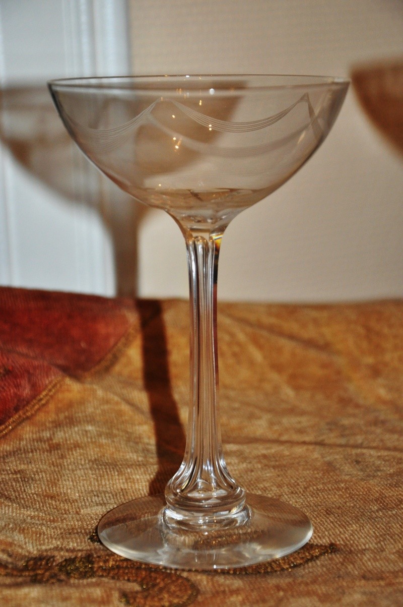 Série de coupes à champagne cristal Meisenthal 1927 Dsc_0212