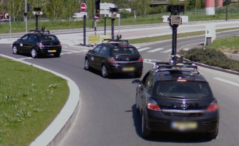 STREET VIEW : Les Google Cars en action Google11