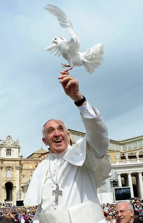 Déposez ici vos images de notre Pape François Pape-f11