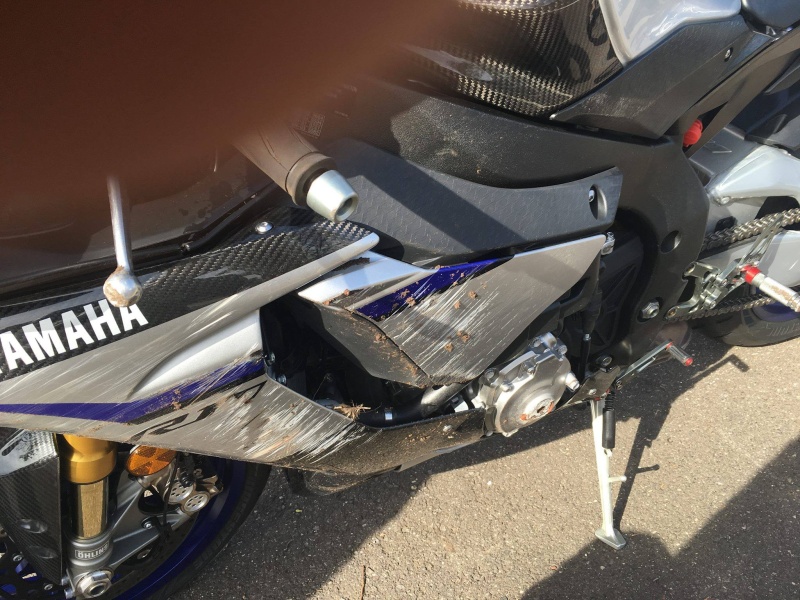 Yamaha R1 et R1M Crossplane 2015 ( sujet numero3 ) - Page 6 13123211