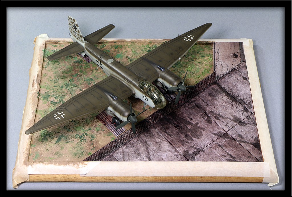 Diorama, base "Dessau Luftwaffe hardstand" deluxe edition (Uschi 1/72) Img_8517