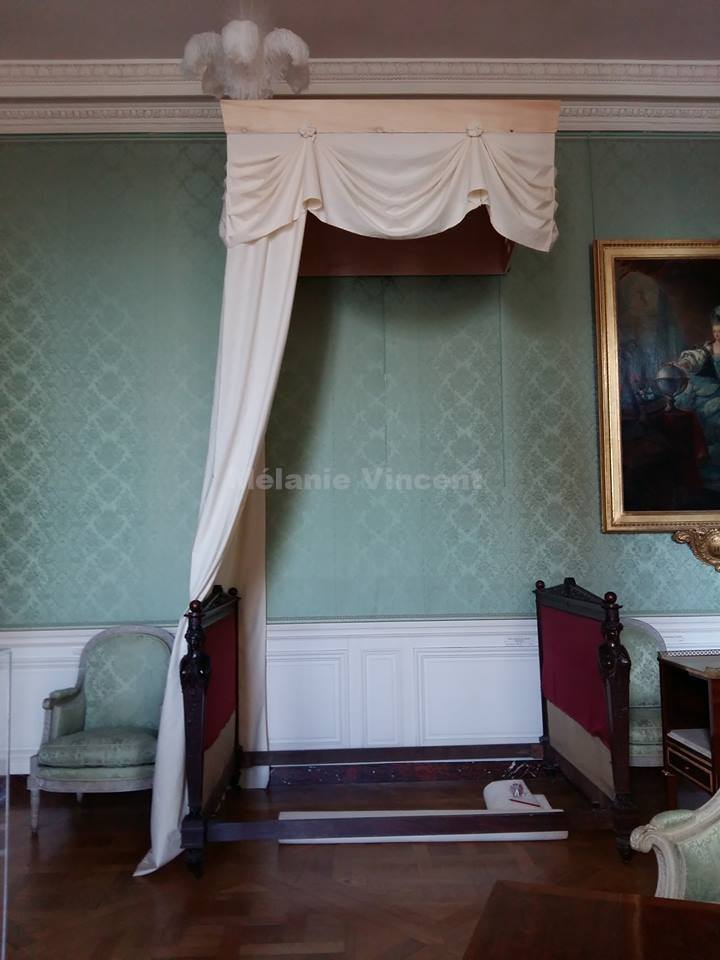 Chambre à coucher du Petit appartement de Marie-Antoinette, au rez-de-chaussée du château de Versailles - Page 2 13179010