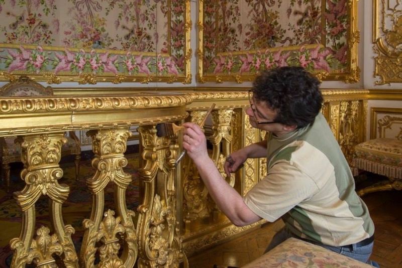 La chambre de la Reine à Versailles - Page 3 13344510