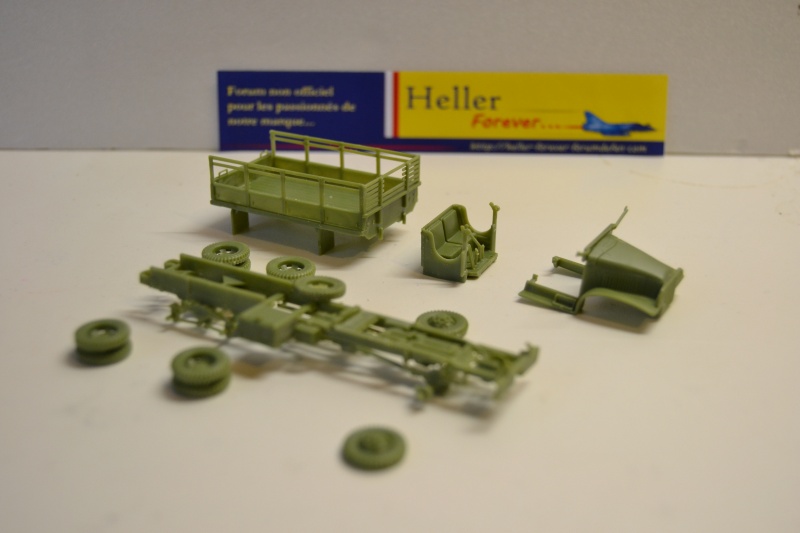 La 2ème DB, JEEP & infanterie Réf 60997, camion GMC CCKW353 Réf 79996, char moyen M4A2 SHERMAN Réf 79994 Dsc_0228