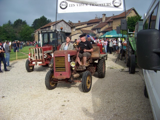 Défilé des vieux tracteurs nord isère (38300) 2142