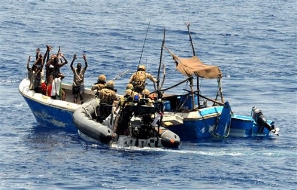 Piraterie au large de la Somalie : Les news... (Partie 2) - Page 17 610x107