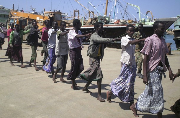 Piraterie au large de la Somalie : Les news... (Partie 2) - Page 34 610x202
