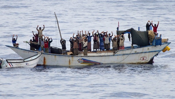 Piraterie au large de la Somalie : Les news... (Partie 1) - Page 42 610x24