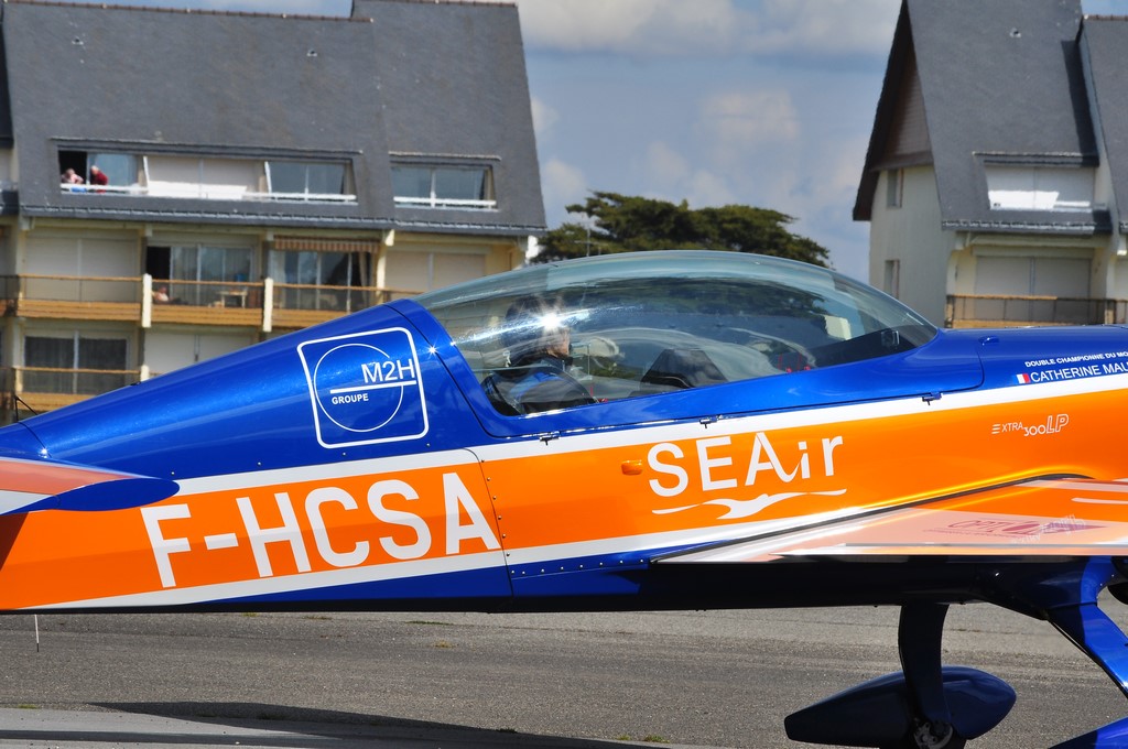 En visite à l'aérodrome de Quiberon Catherine Maunoury !  Ayrodr10