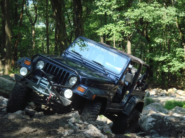 4 Rock Raider's jeeps rock RC alone...... Tom00015