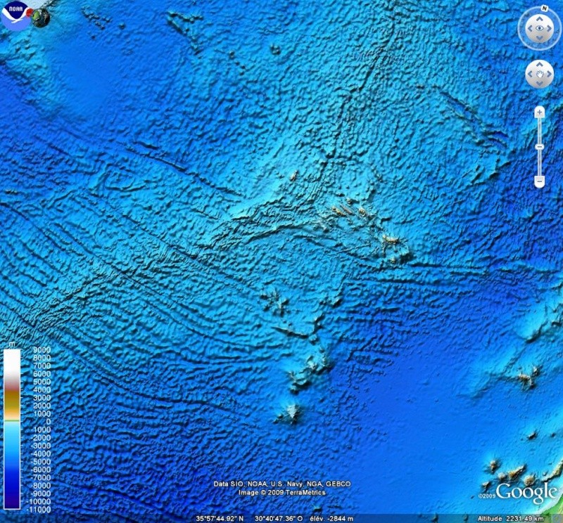 Curieuse formation, naturelle ? , océan atlantique, Etopo10