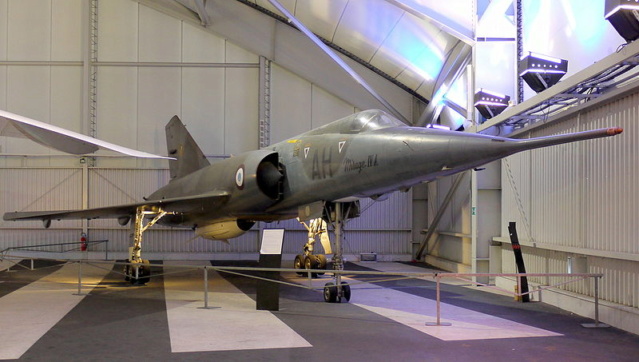 [Heller] 1/48 - Dassault Mirage IV P F-THBA C/N 28    (mIVp) 800px-11