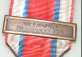 Médailles et boussole militaire Captur12