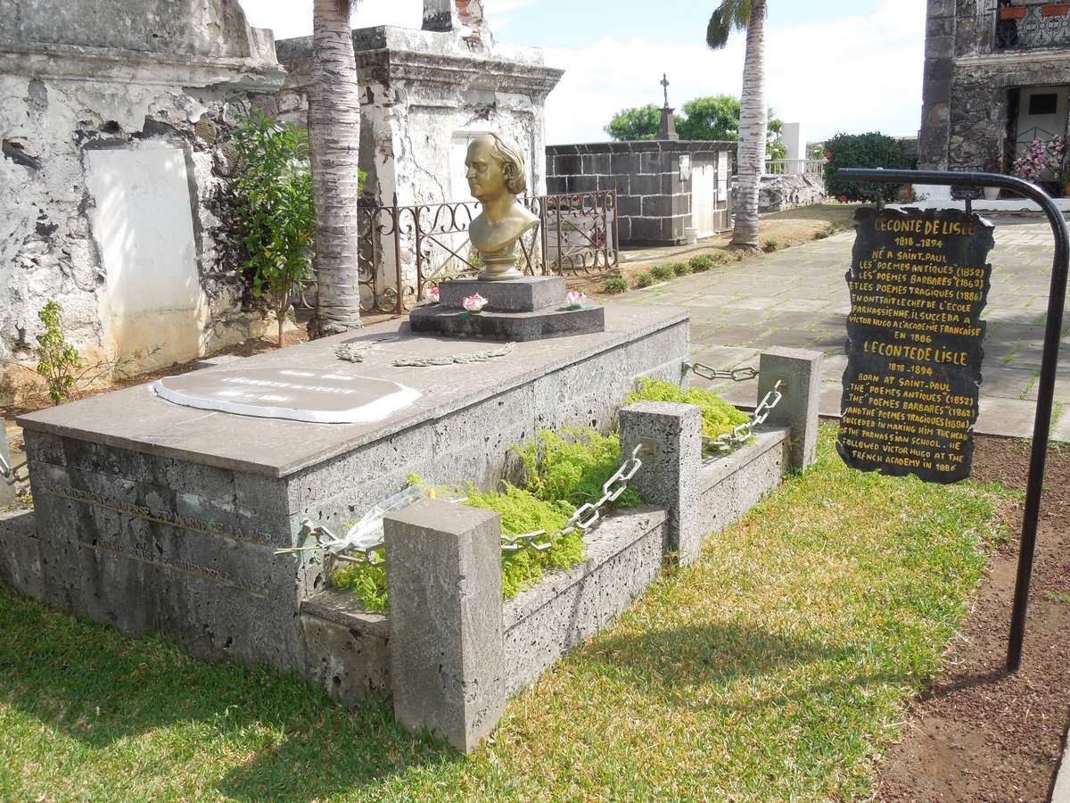 Le cimetière marin de Saint-Paul, la Réunion Dscn7412