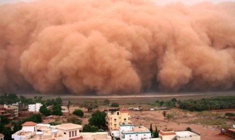 عاصفة رملية تدفن 16 قرية في إيران D4dc010