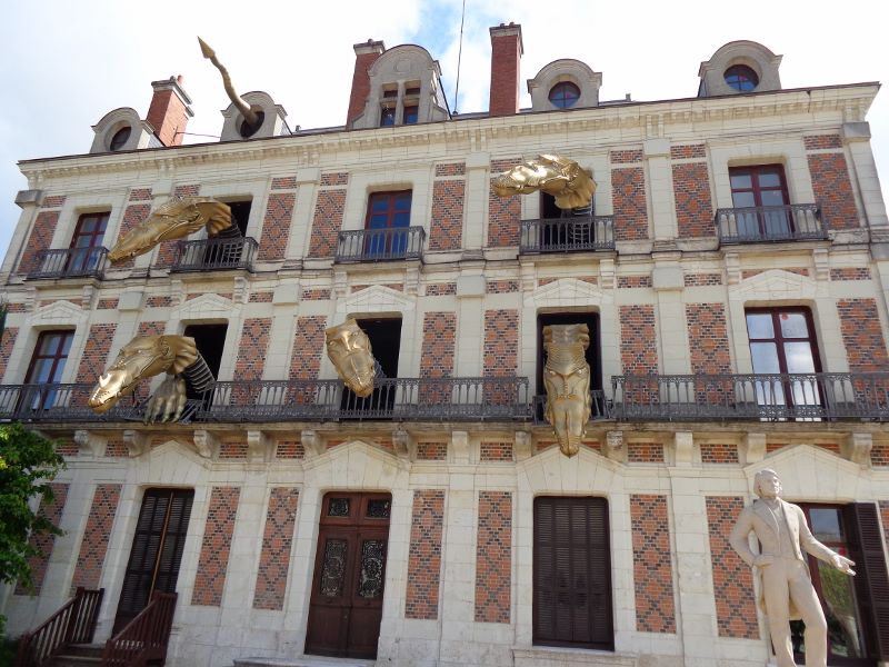 Blois (41000)  [Maison de la Magie / Fondation du Doute / UEAJ / UEGM] Dsc00611