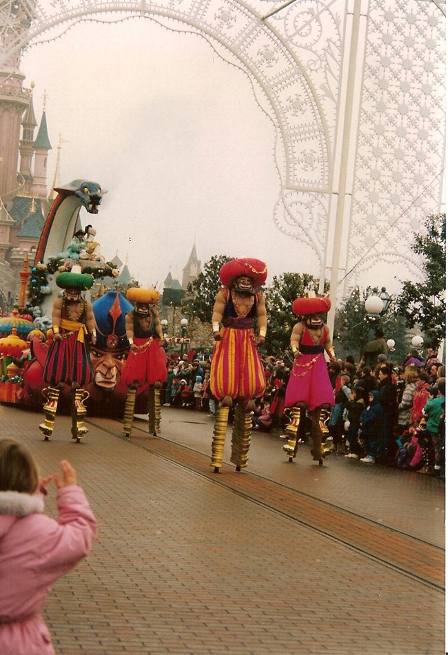 1992 - Euro Disney en 1992 et 1994 - Page 2 Numar115