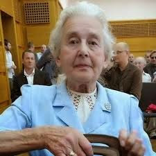  Une grande dame allemande ouvre la boîte noire de « l’Holocauste »  Imgres10