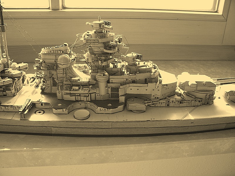 HMV Bismarck 1:250 Wasserlinienmodell - fast fertig Bismar21