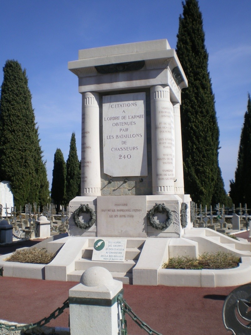 Nice - Cimetière de Caucade - carré des Chasseurs M_9_7610