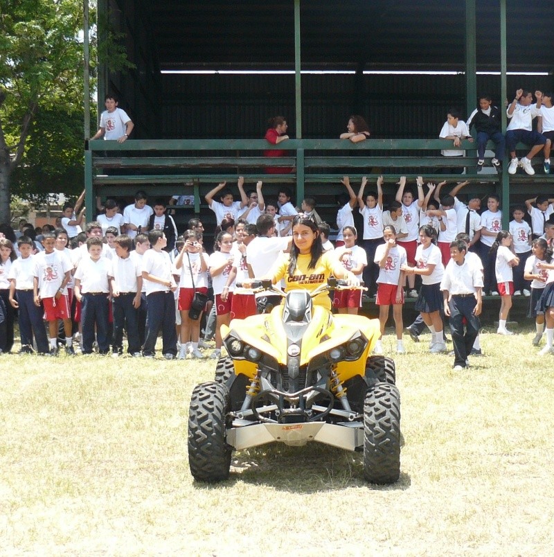 Can-am apoya ala escuela Joaquín García Monge P1050715