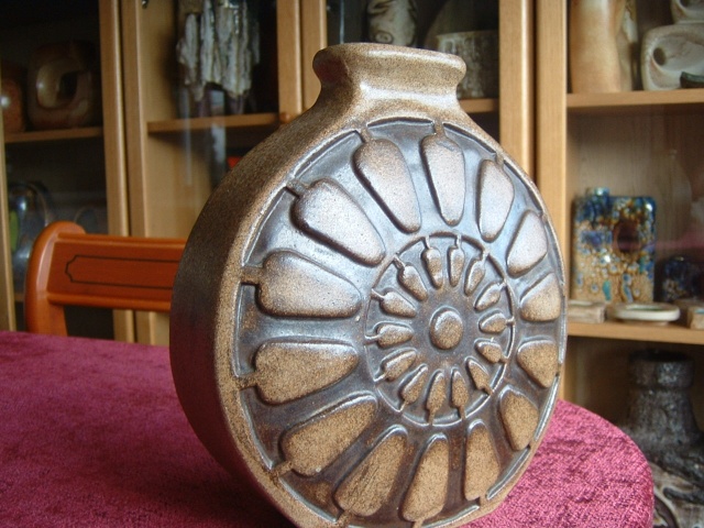 Studio pot, SB mark - probably Solway Pottery Scotland 00119