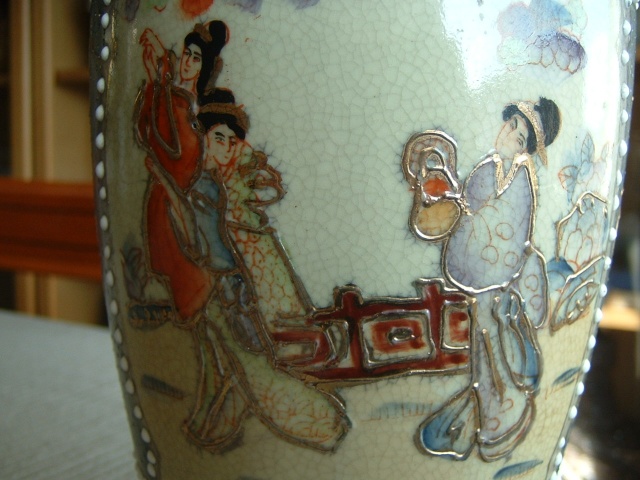 oriental vase, modern Chinese satsuma style  02412