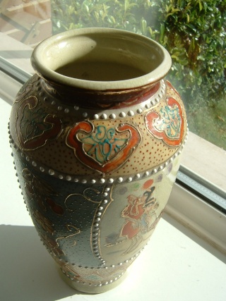 oriental vase, modern Chinese satsuma style  03015