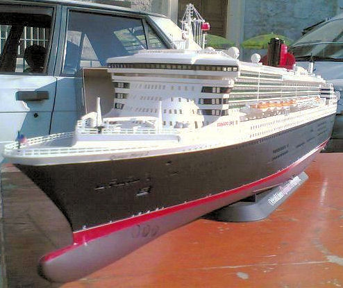 [Revell] Queen Mary II (par PatAkagi) Qm21010