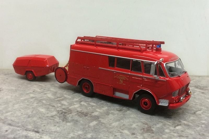 "Camions et véhicules de Sapeurs Pompiers au 1/43" par HACHETTE Collections - 2011  512
