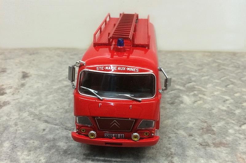 "Camions et véhicules de Sapeurs Pompiers au 1/43" par HACHETTE Collections - 2011  612